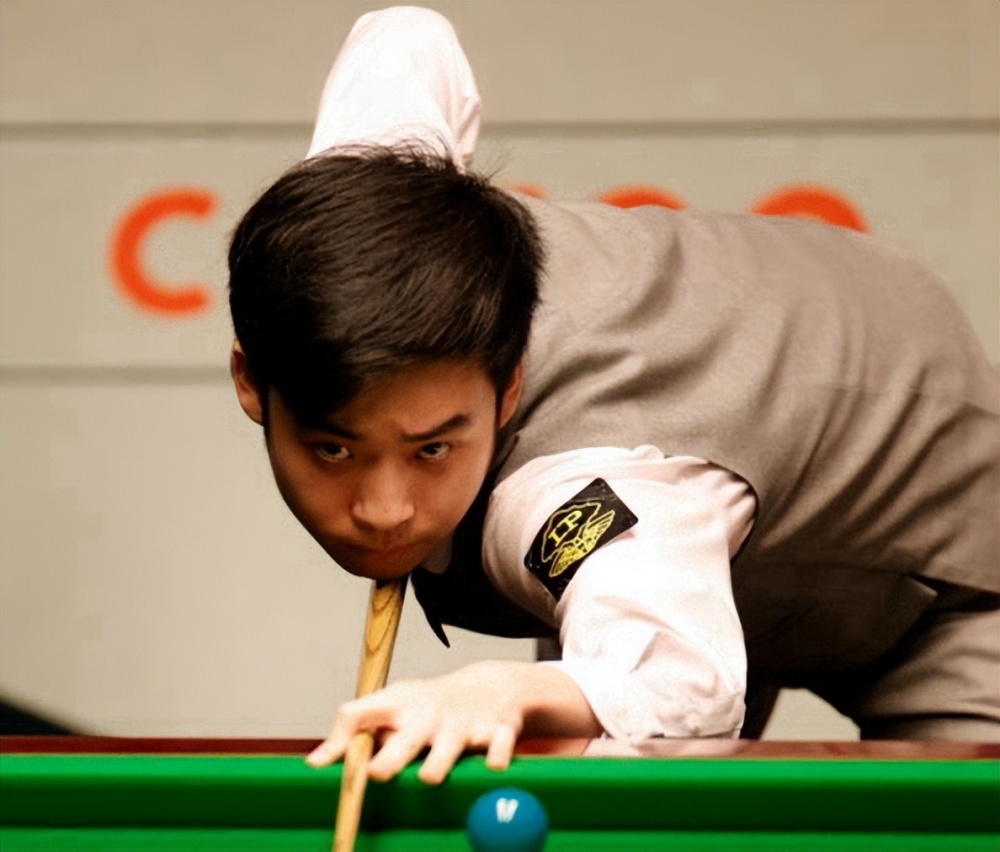 奠定球队坚 奠定球队坚