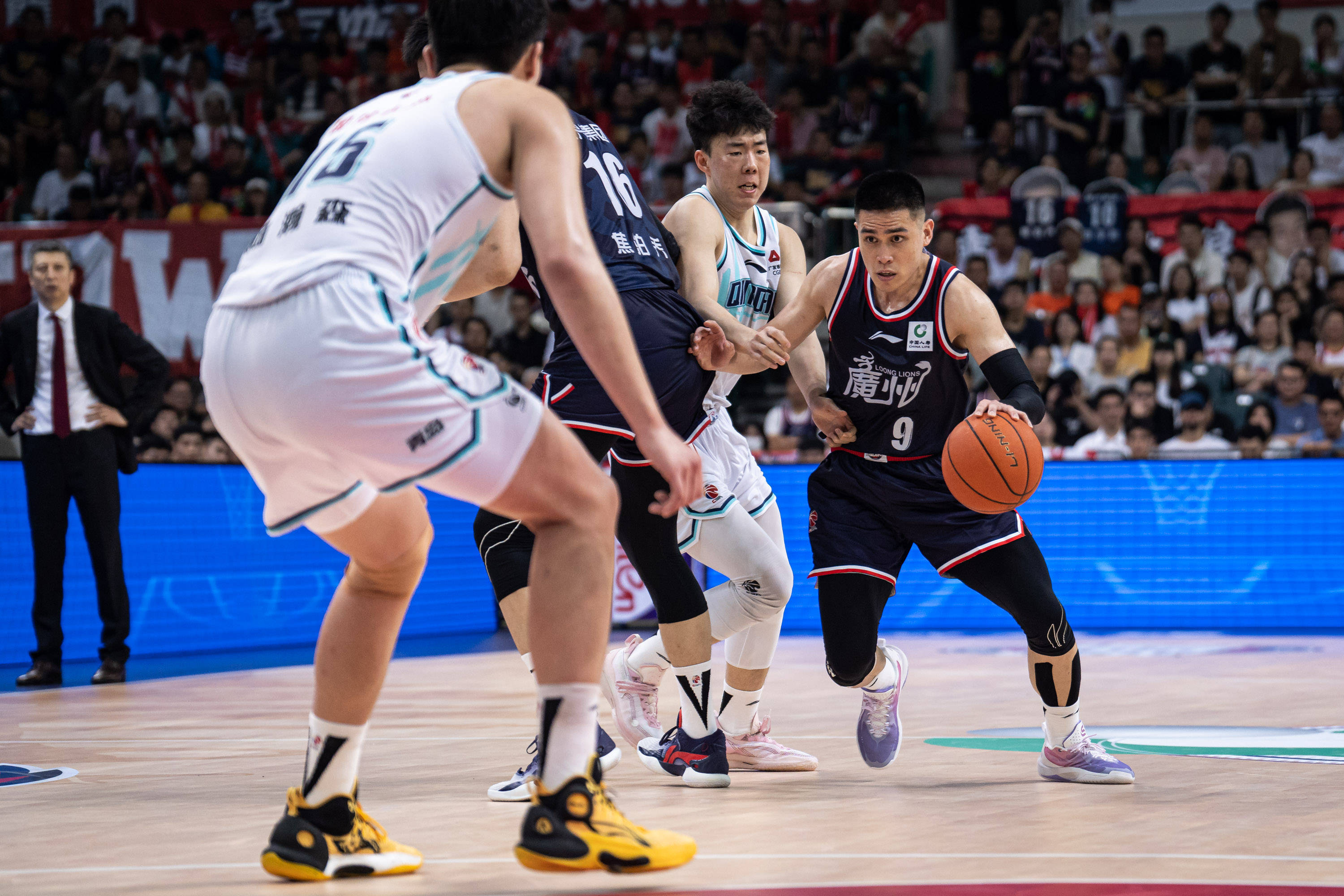 赛中奠定更 赛中奠定更